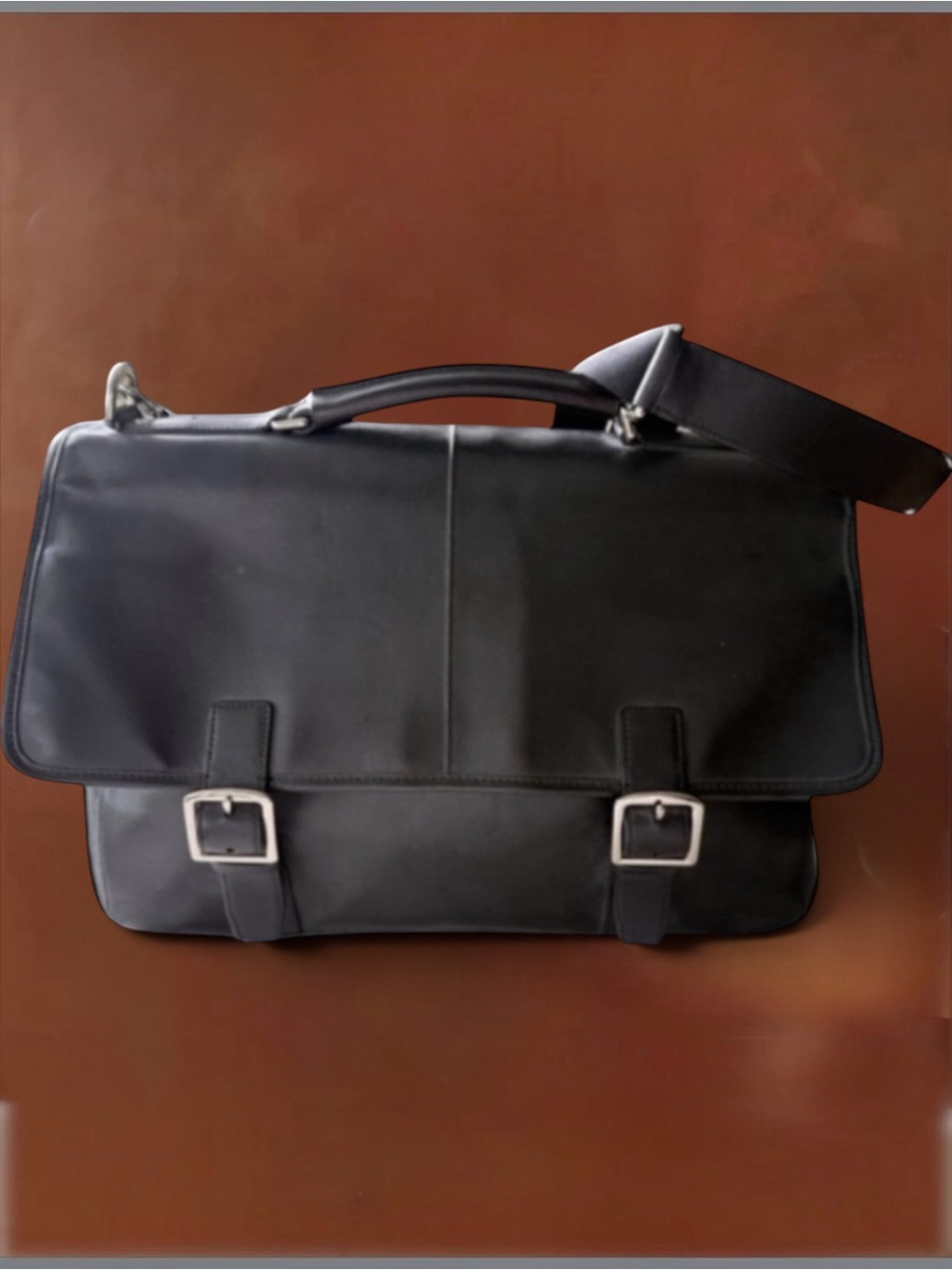 COACH F70666 Lexington Flap Top Black Leather Briefcase/laptop Bag
Buckle Detail